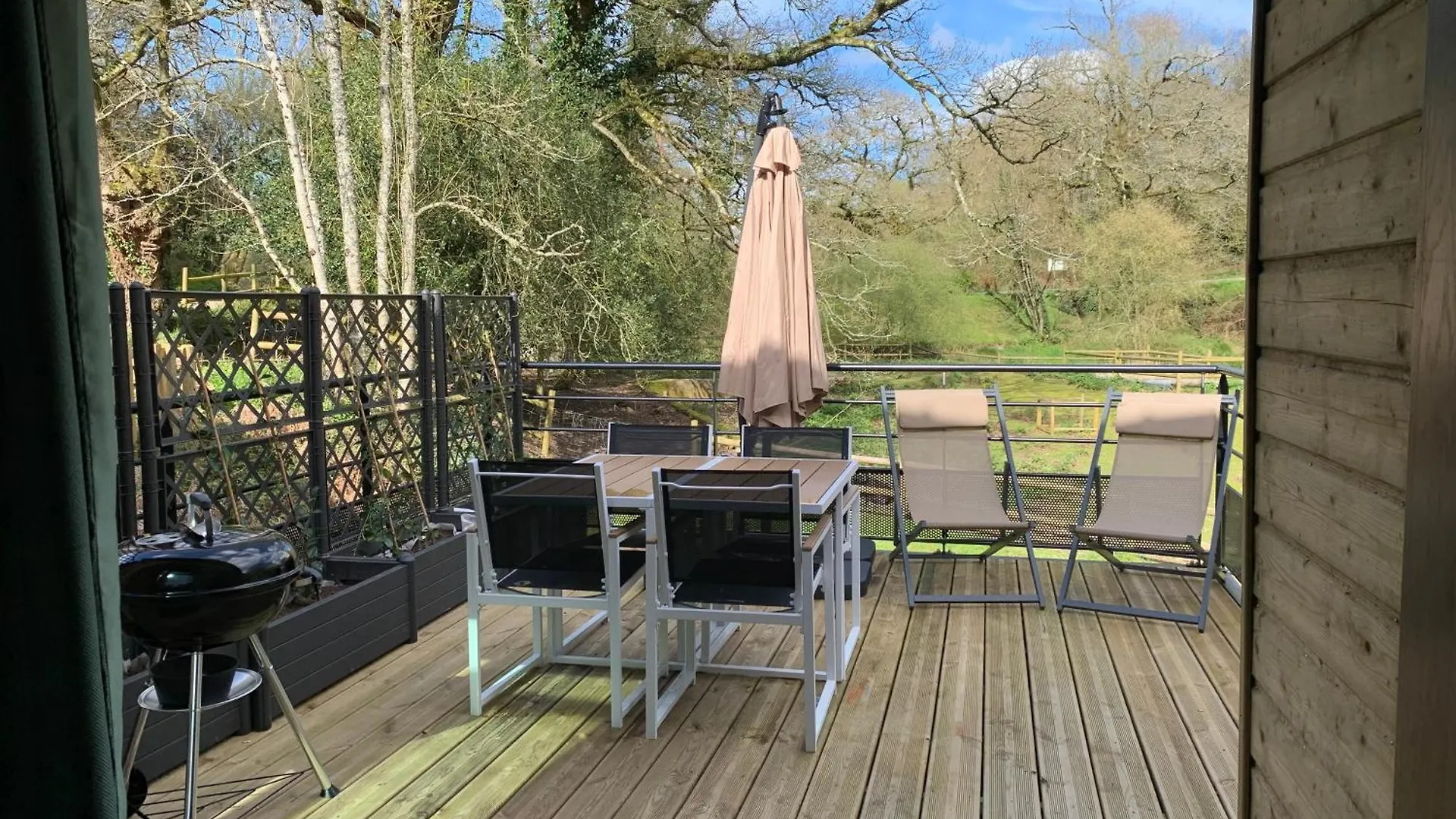 Gite Du Nid Beau Duplex Tout Confort, Entoure De Verdures, Piscine Chauffee De Mi-Mai A Mi-Sept Noyal-Muzillac 0*,  Frankreich